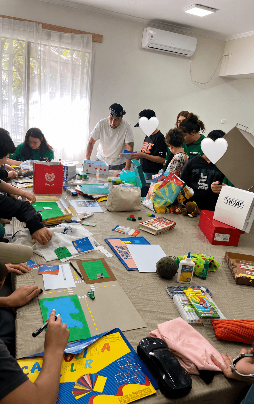 Niños en actividad educativa